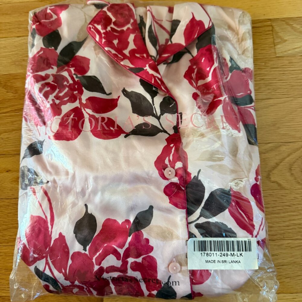 NWT 2005 Victoria's Secret Roses Pajama Set Size Medium Tall - Picture 2 of 14